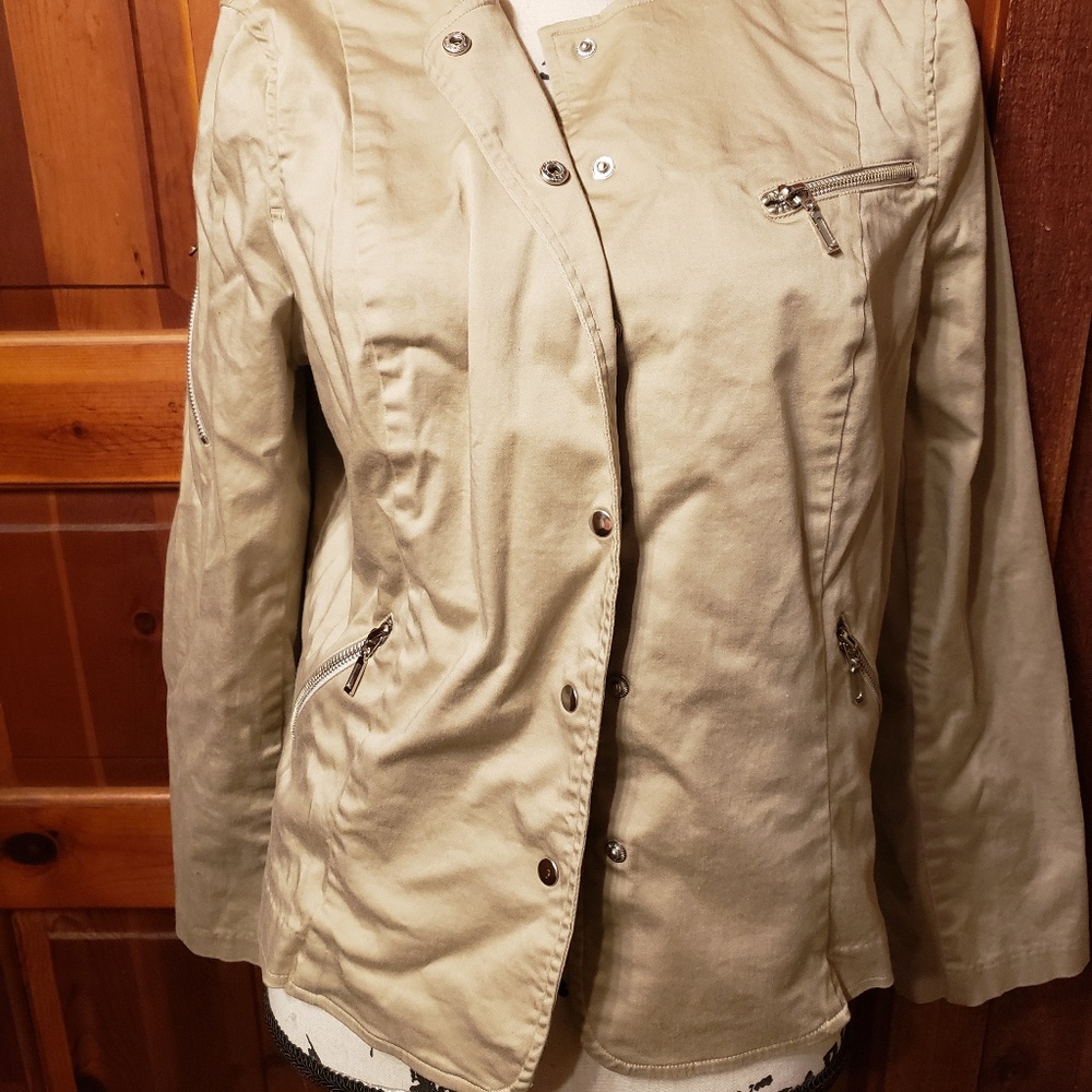 💚2/$10💚August Silk Sz14 Nice Beige Jacket